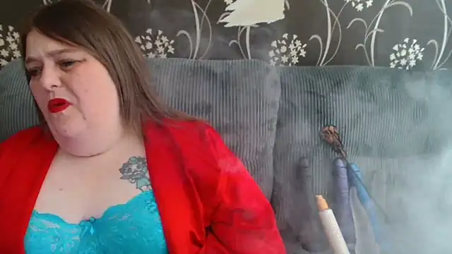 Snapshot of HouseWifeWhore_Milf chatting on September 25, 1:06 pm HouseWifeWhore Milf online show from September 25, 1:06 pm