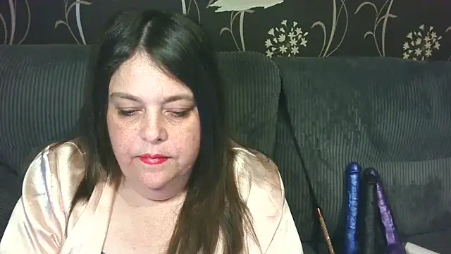 HouseWifeWhore Milf online show from April 22, 10:27 pm