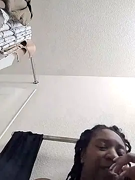 markquanna online show from February 15, 5:52 am