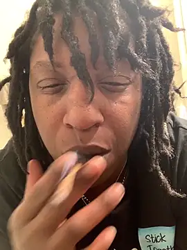 Snapshot of markquanna chatting on April 24, 4:14 am markquanna online show from April 24, 4:14 am