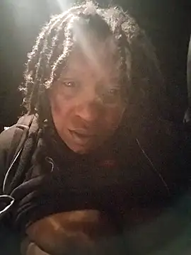 markquanna online show from December 5, 8:13 am