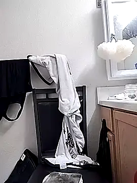 markquanna online show from February 11, 6:13 am