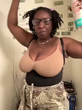Snapshot of markquanna chatting on June 21, 8:47 pm markquanna online show from June 21, 8:47 pm