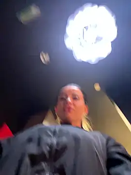 Snapshot of CrazzyChicks chatting on November 1, 7:57 am CrazzyChicks online show from November 1, 7:57 am