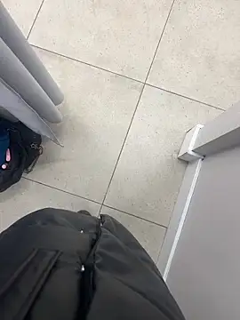 CrazzyChicks online show from March 26, 6:00 am