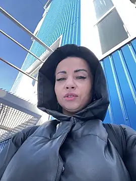 CrazzyChicks online show from March 19, 6:02 am