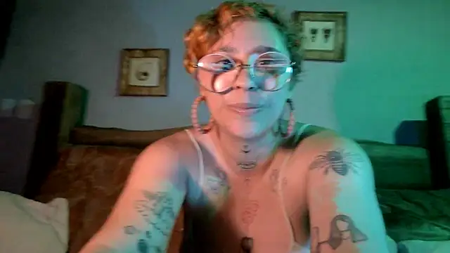 Snapshot of Lilmuh_ chatting on February 5, 2:29 am Lilmuh online show from February 5, 2:29 am