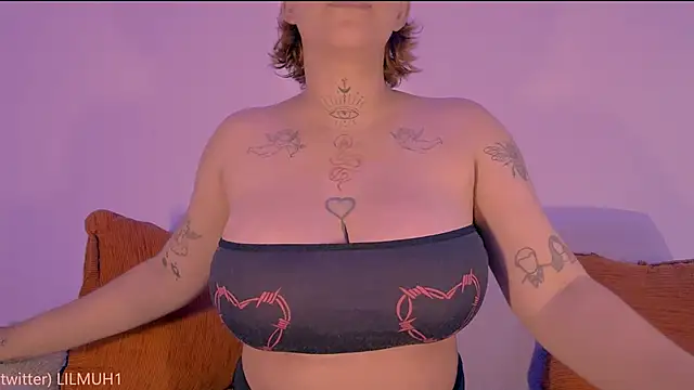 Lilmuh  online show from February 17, 9:01 pm