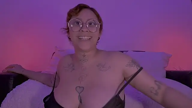 Snapshot of Lilmuh_ chatting on May 1, 12:04 am Lilmuh online show from May 1, 12:04 am