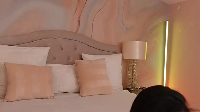 OliviaSirena online show from January 9, 7:32 pm