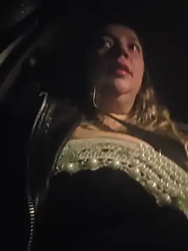 isabella rossse online show from November 18, 11:59 pm