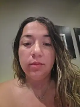 isabella rossse online show from April 5, 7:48 am