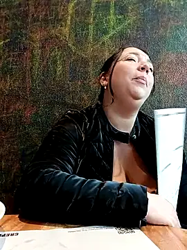 isabella rossse online show from March 6, 8:48 pm