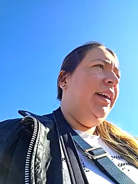 isabella rossse online show from March 12, 2:10 pm