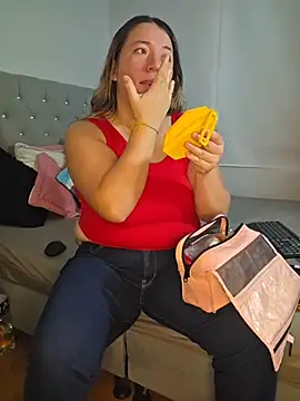 isabella rossse online show from January 14, 1:59 pm