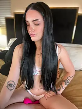Snapshot of KarissaChantelle chatting on July 7, 3:48 pm KarissaChantelle online show from July 7, 3:48 pm
