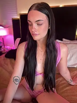 Snapshot of KarissaChantelle chatting on June 13, 5:00 pm KarissaChantelle online show from June 13, 5:00 pm