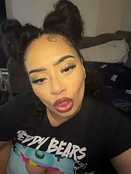 Snapshot of CarmelaAnthony chatting on October 29, 4:06 pm CarmelaAnthony online show from October 29, 4:06 pm