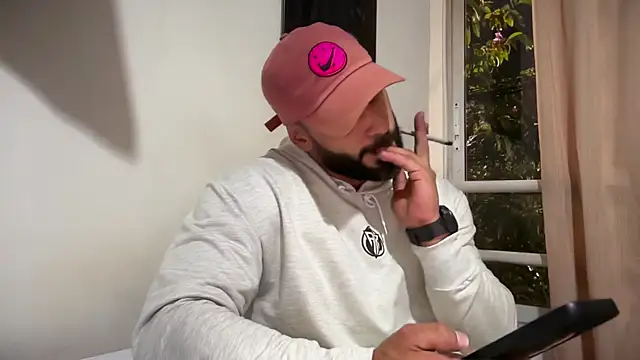 romeolovedark online show from April 15, 2:17 am