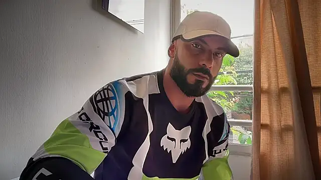 romeolovedark online show from April 5, 5:52 pm