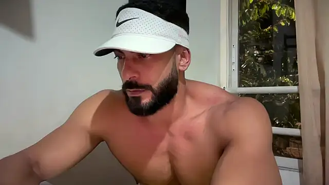 Snapshot of romeolovedark chatting on July 10, 5:40 am romeolovedark online show from July 10, 5:40 am