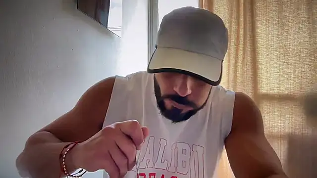 romeolovedark online show from March 25, 4:50 pm