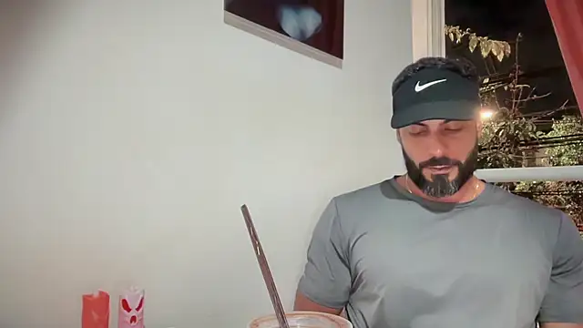 romeolovedark online show from November 8, 4:49 am