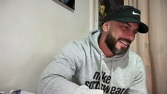 romeolovedark online show from February 15, 4:24 am