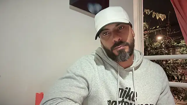 romeolovedark online show from November 21, 8:35 am