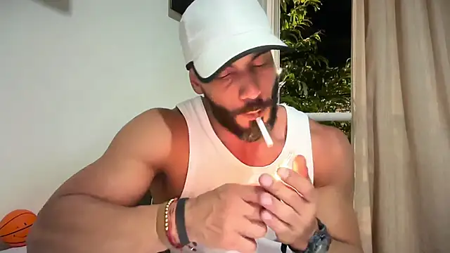 Snapshot of romeolovedark chatting on May 19, 1:56 am romeolovedark online show from May 19, 1:56 am