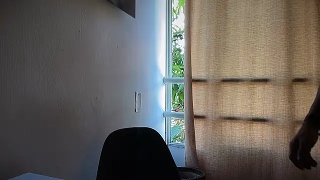 Snapshot of romeolovedark chatting on June 18, 3:39 pm romeolovedark online show from June 18, 3:39 pm