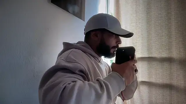 romeolovedark online show from March 4, 9:00 pm