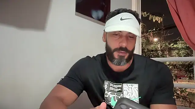 romeolovedark online show from December 18, 4:17 am