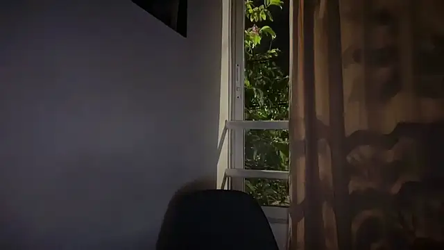 romeolovedark online show from April 9, 5:53 am