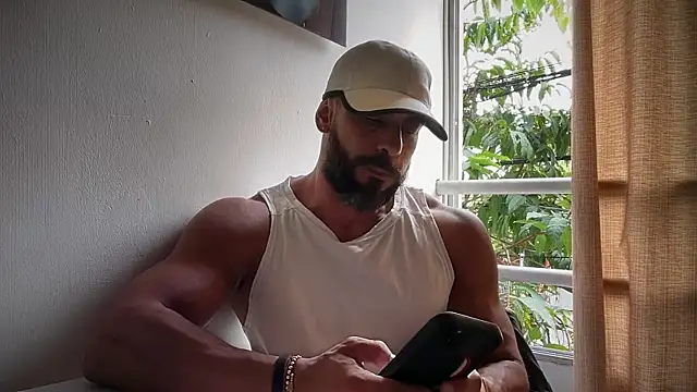 Snapshot of romeolovedark chatting on June 26, 4:02 pm romeolovedark online show from June 26, 4:02 pm