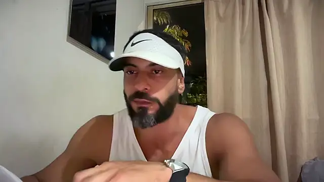 Snapshot of romeolovedark chatting on June 20, 2:38 am romeolovedark online show from June 20, 2:38 am