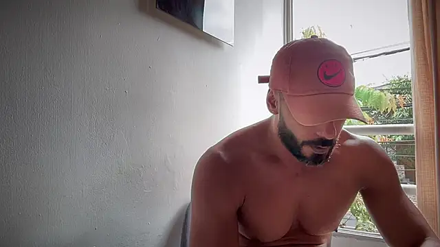 romeolovedark online show from February 1, 5:00 pm