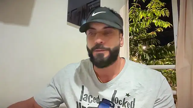 Snapshot of romeolovedark chatting on July 16, 2:52 am romeolovedark online show from July 16, 2:52 am