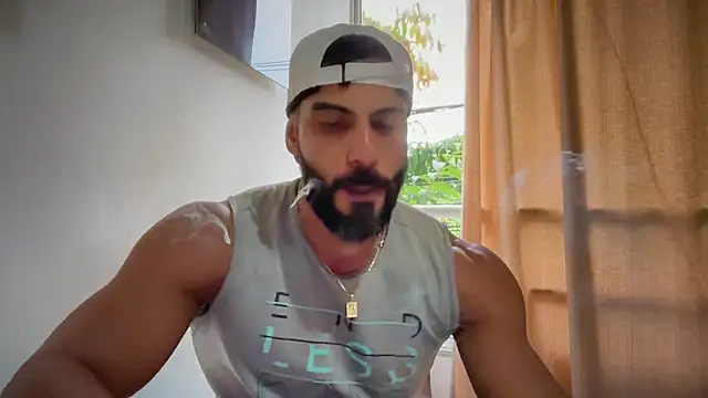 Snapshot of romeolovedark chatting on June 4, 8:46 pm romeolovedark online show from June 4, 8:46 pm