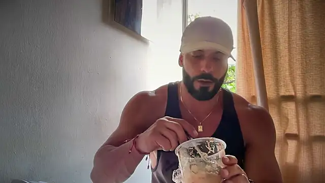 romeolovedark online show from April 10, 9:22 pm