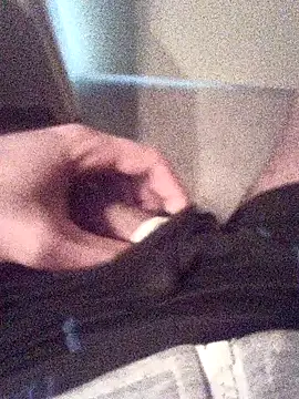 Invisiblesqz online show from January 14, 1:26 pm