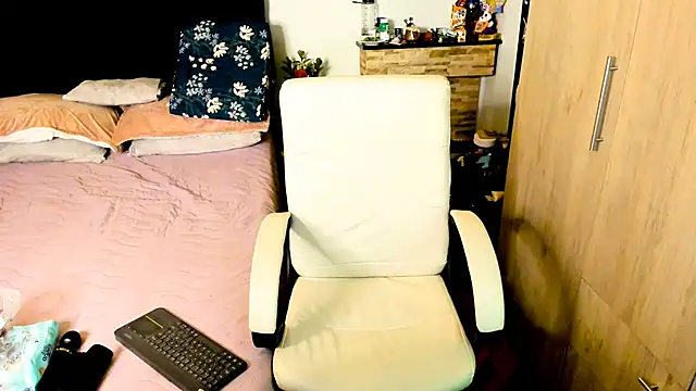 Xiimen online show from March 11, 4:29 pm