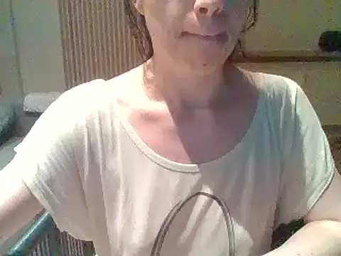 Snapshot of Moi_Lina chatting on July 15, 9:00 pm Moi Lina online show from July 15, 9:00 pm