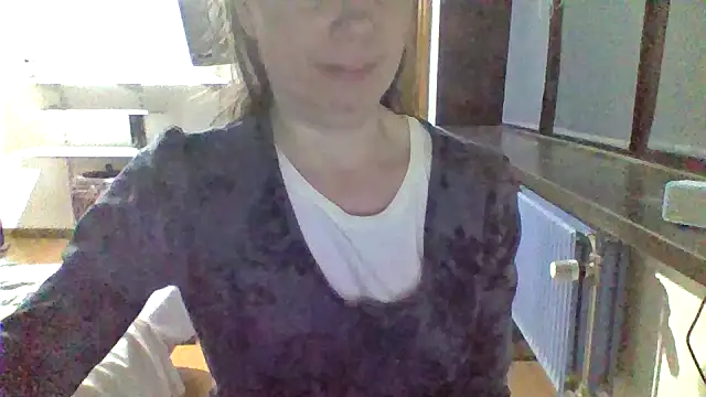 Moi Lina online show from October 3, 10:11 pm