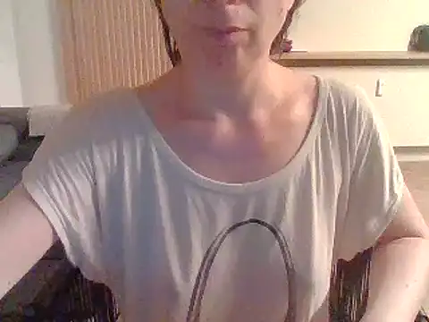 Snapshot of Moi_Lina chatting on July 17, 11:02 pm Moi Lina online show from July 17, 11:02 pm