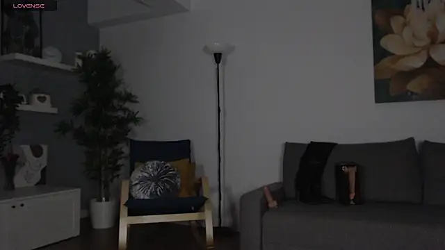 Snapshot of Goddess_Tina chatting on December 7, 12:51 pm Goddess Tina online show from December 7, 12:51 pm