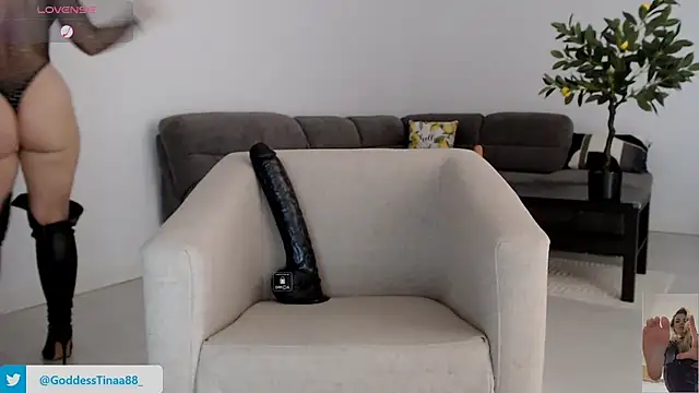 Goddess Tina online show from May 15, 7:06 am