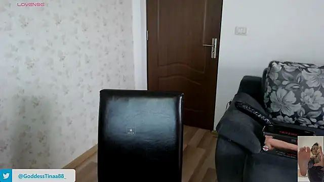 Snapshot of Goddess_Tina chatting on November 20, 7:31 am Goddess Tina online show from November 20, 7:31 am