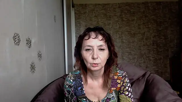 AnnieEltgant online show from June 2, 7:41 am
