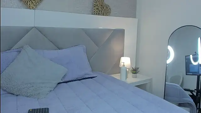 Mariana Joness online show from February 25, 2:45 am